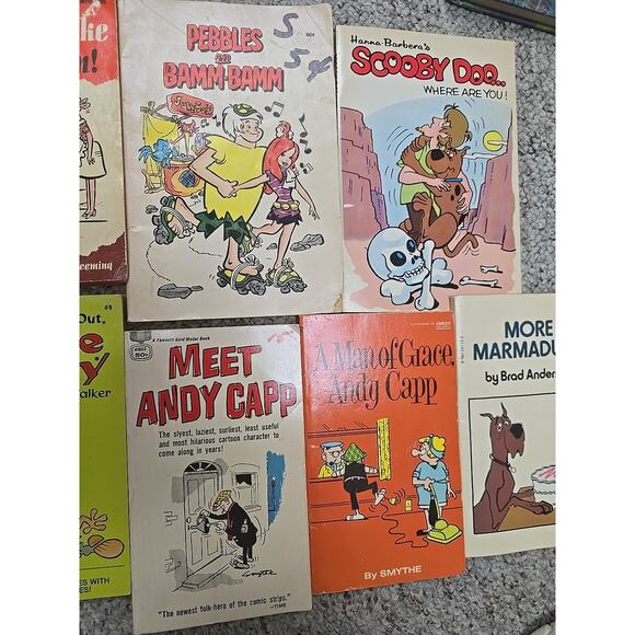 Lot of 8 VTG Scooby Doo, Pebbles and Bamm Bamm Paperback Children's Comic Books - Picture 3 of 4